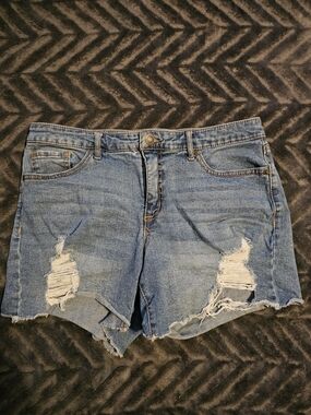Sofia Jeans by Sofia Vergara Lila Distressed Denim Shorts Size 10